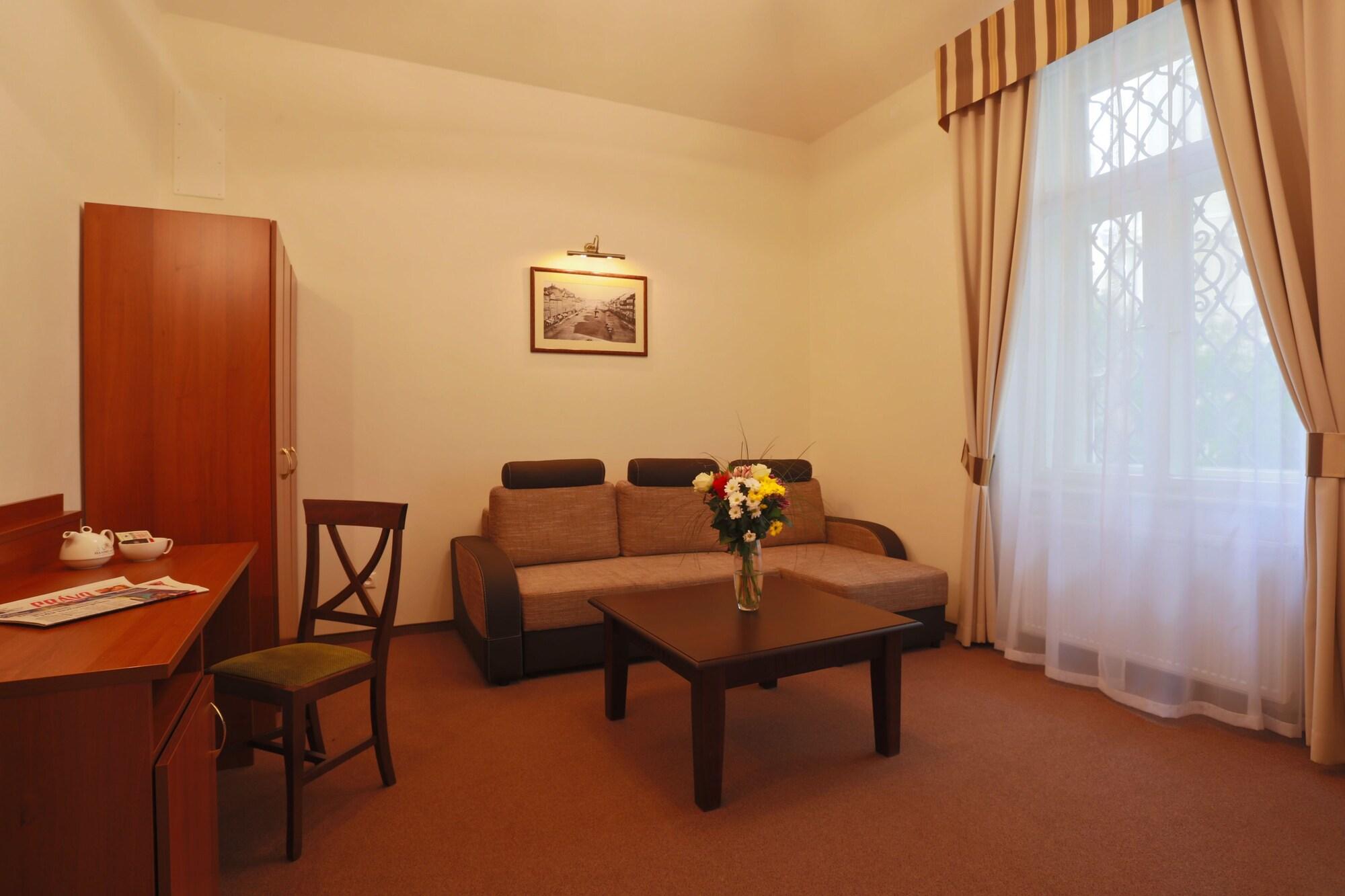 Hotel Svaty Jan Прага Экстерьер фото