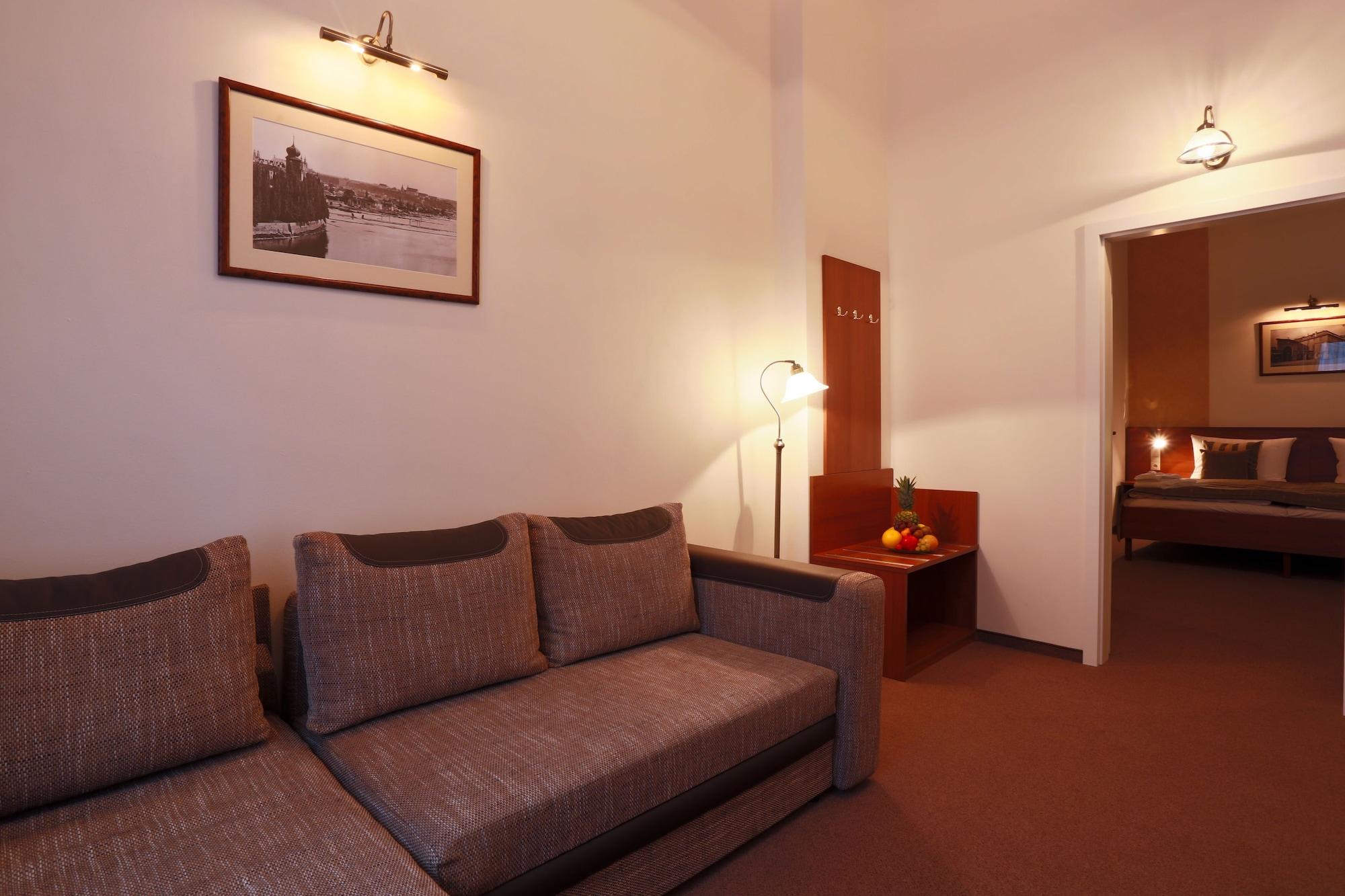 Hotel Svaty Jan Прага Экстерьер фото