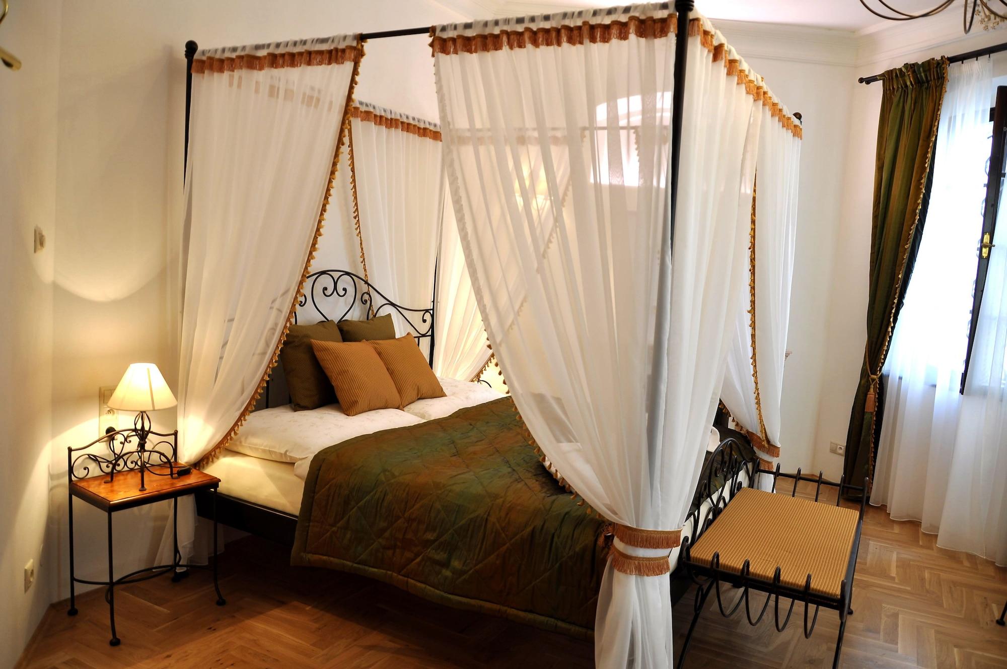 Hotel Svaty Jan Прага Экстерьер фото