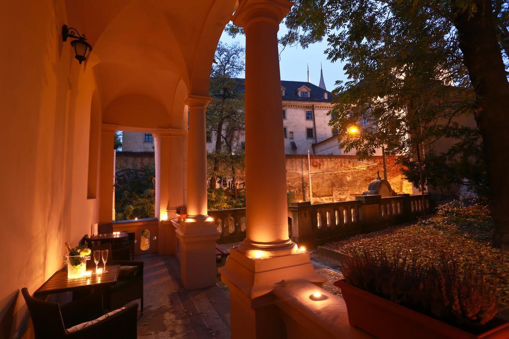 Hotel Svaty Jan Прага Экстерьер фото